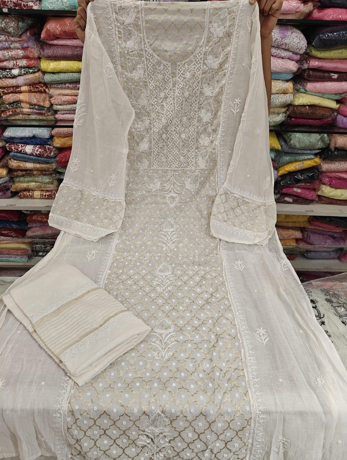 Mul Chanderi Banarasi Heavy Pearl Cutdhana Semi Stiched Sets