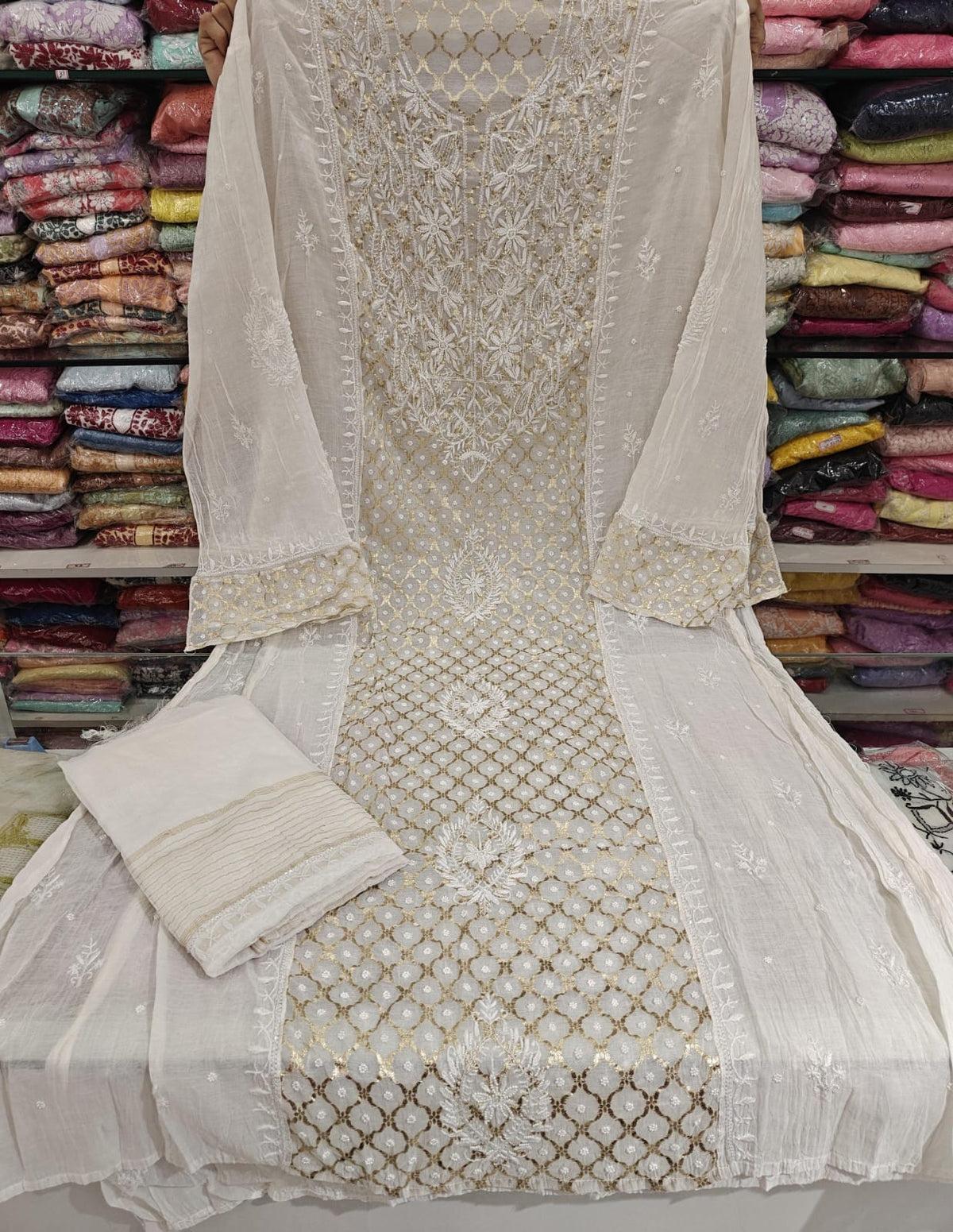 Mul Chanderi Banarasi Heavy Pearl Cutdhana Semi Stiched Sets